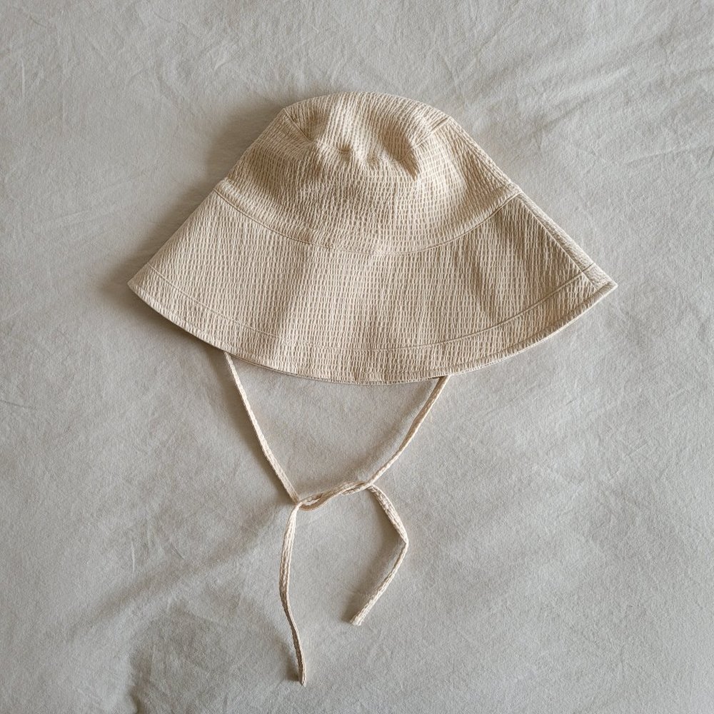 Gap Seersucker Bucket Hat Beige Size S/M NWT